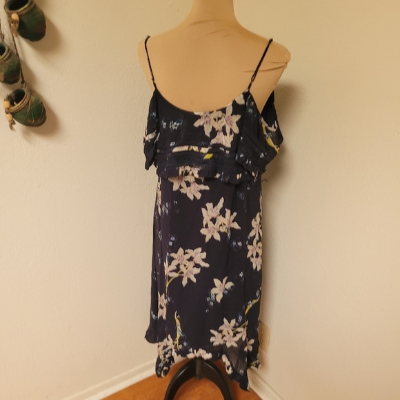 PAIGE Sahar Silk Cold Shoulder Shark Bite Hem Floral Lined Dress - Picture 7 of 7